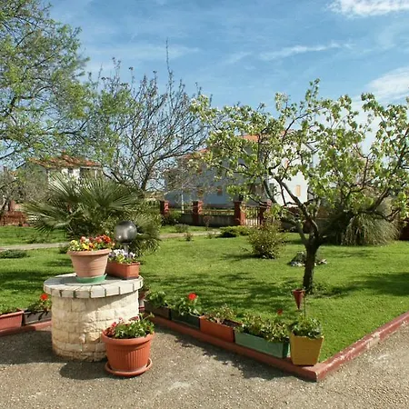 Valbandon 2278b شقة
